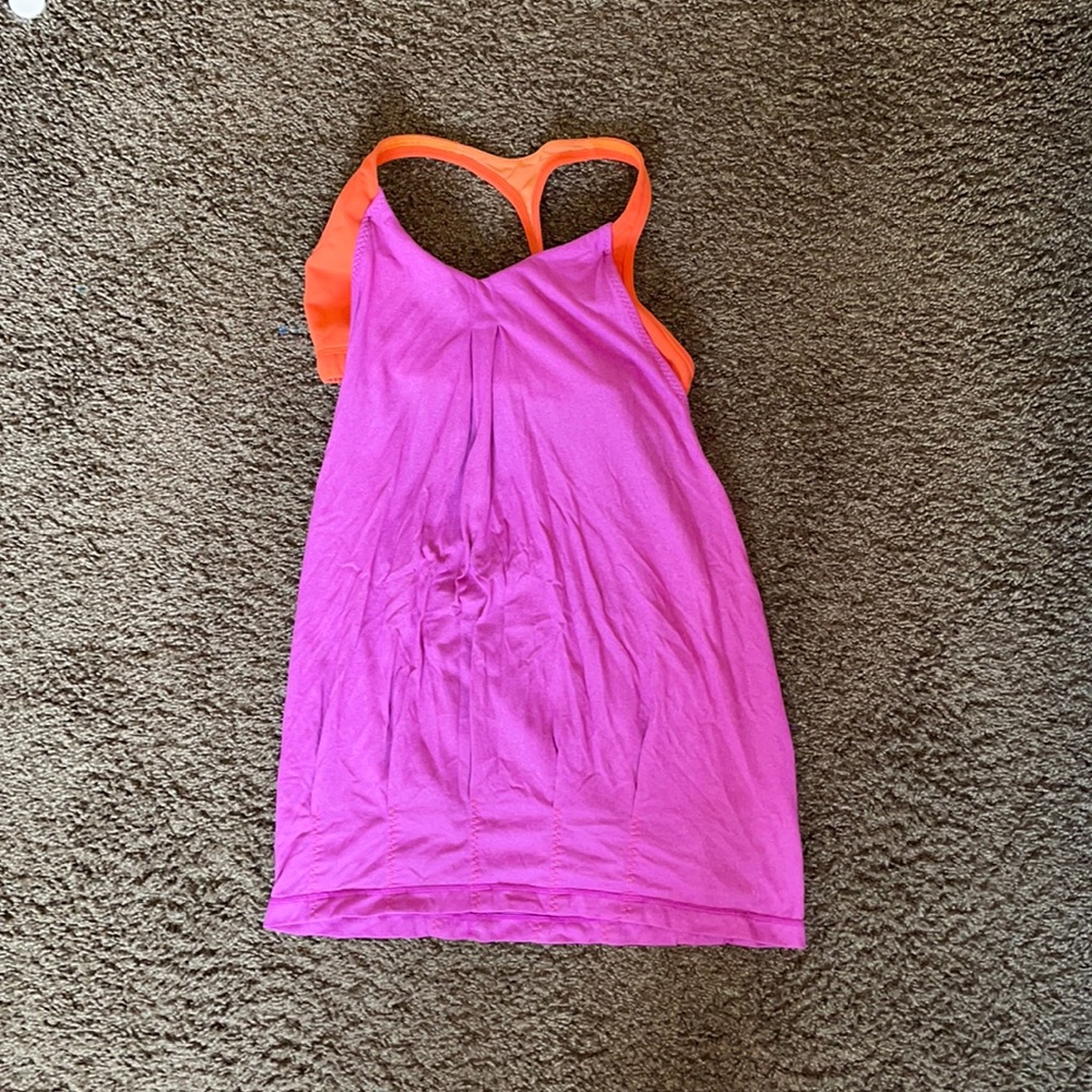 Lululemon tank with attached bra